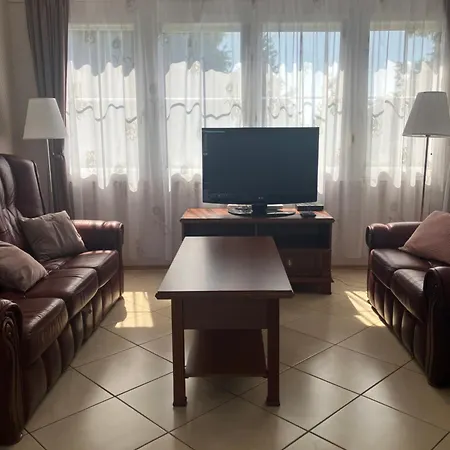 Kazinczy فيلة بالاتوناكاراتيا