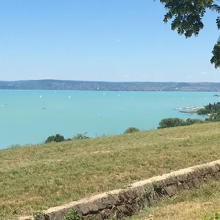 Kazinczy * بالاتوناكاراتيا