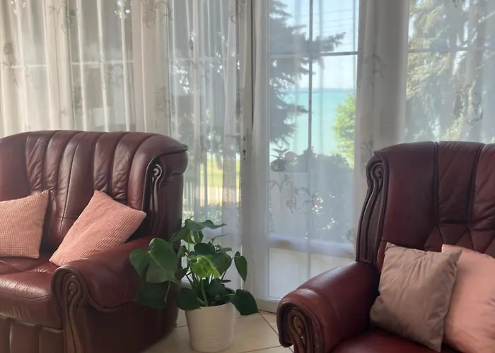 Kazinczy バラトンアカラッチャ